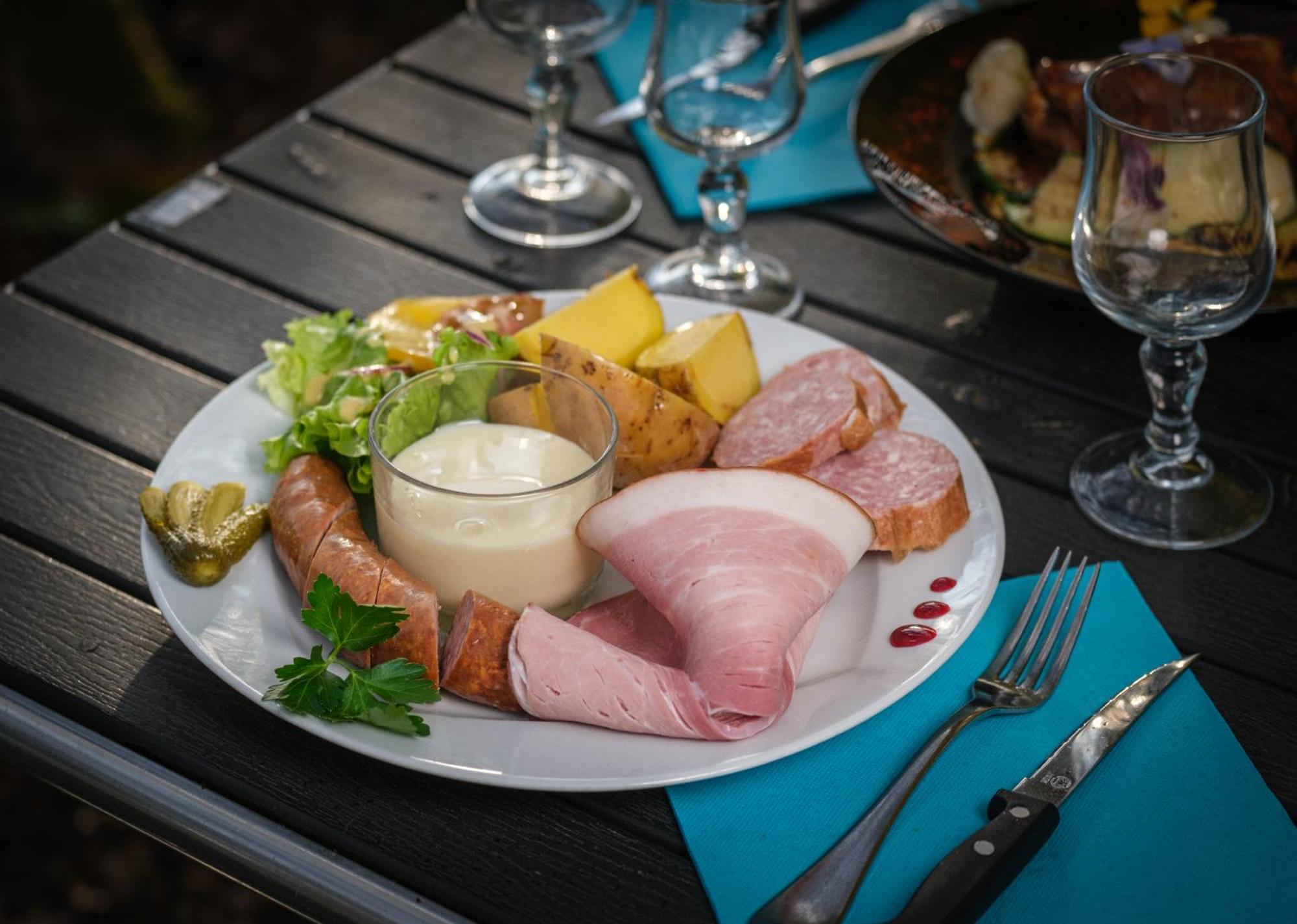 Charme Hotel, Montbeliard Sud Dış mekan fotoğraf
