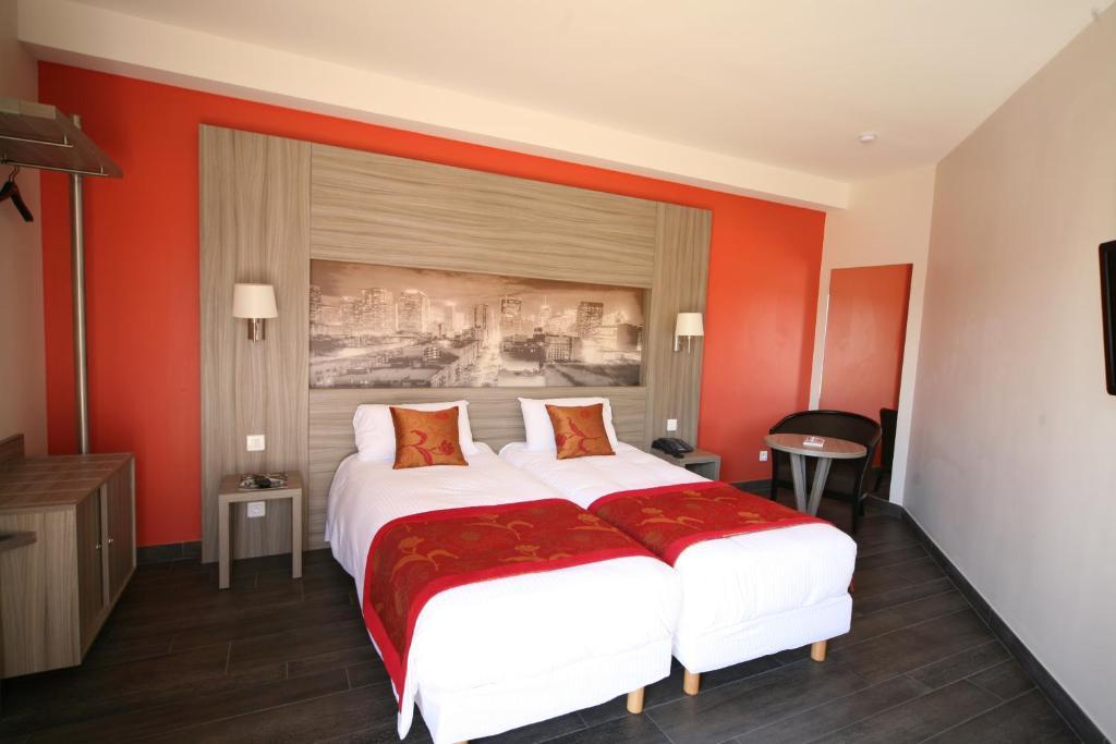 Charme Hotel, Montbeliard Sud Oda fotoğraf